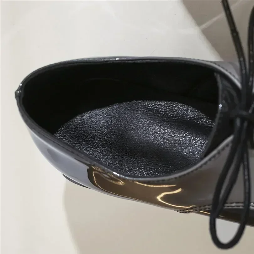 Wanita Inggris Oxford Gradien  - Patent Leather Oxford ulasan dan harga